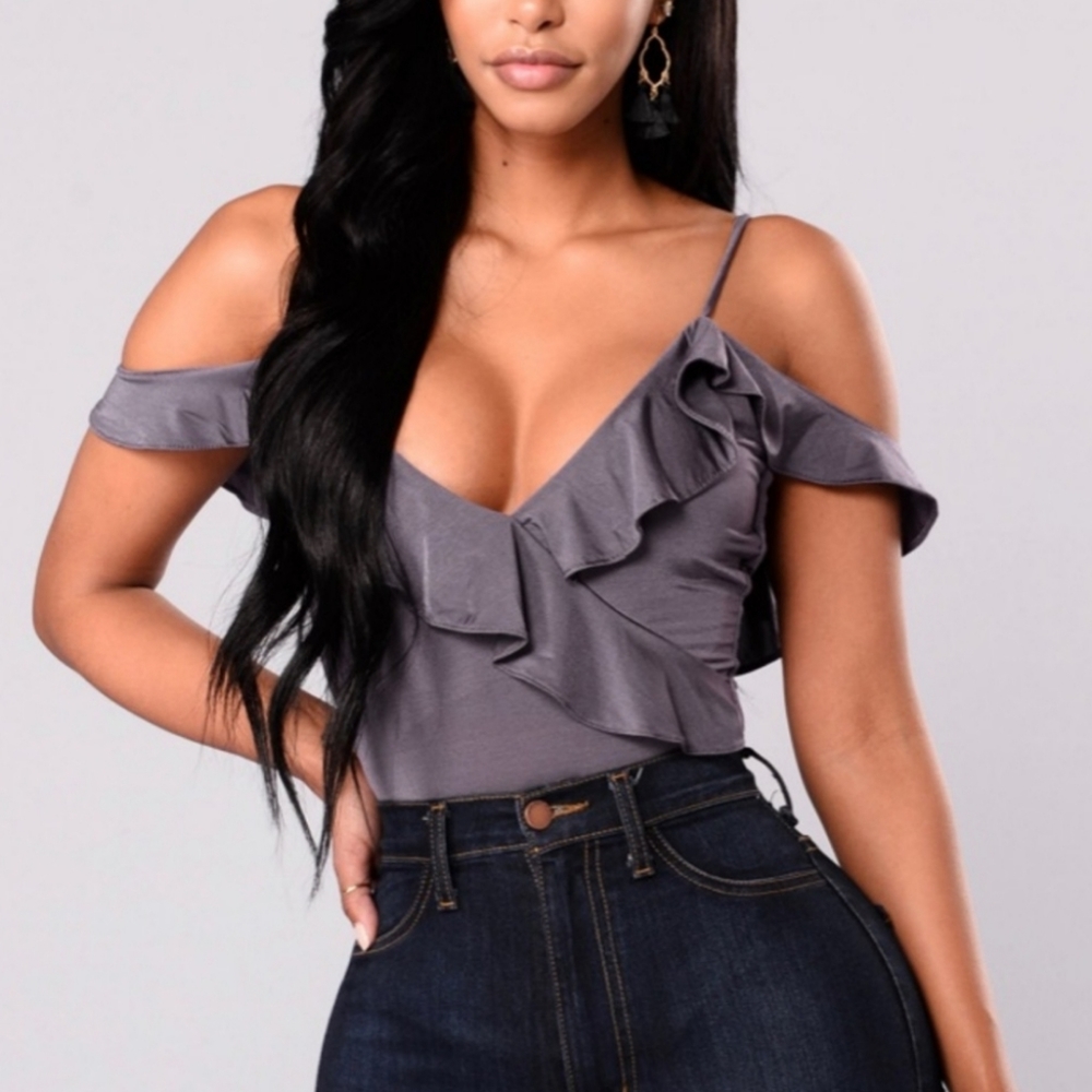 FASHION NOVA NWOT Black Raya Ruffle Shortsleeve - Picture 2 of 2